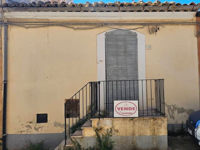 Casa con 6 locali in vendita in Via Emanuele Filiberto, Licodia Eubea