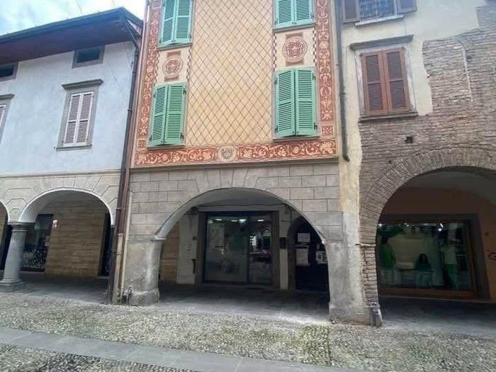 Appartamento trilocale in vendita in Via Bartolomeo Colleoni, Centro, Romano di Lombardia