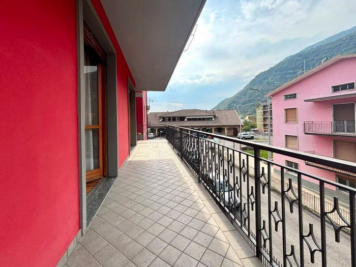 Appartamento trilocale in vendita in Via Guglielmo Marconi, Centro, Cene