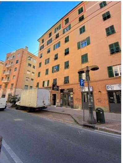 Appartamento trilocale in vendita in Via Germano Jori, Rivarolo, Genova