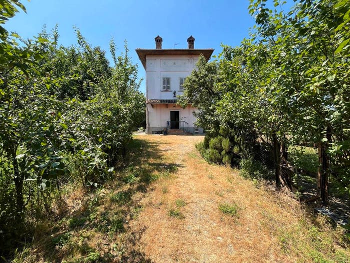 Casa con 6 locali in vendita in Via Camillo Benso di Cavour, Centro, Fidenza