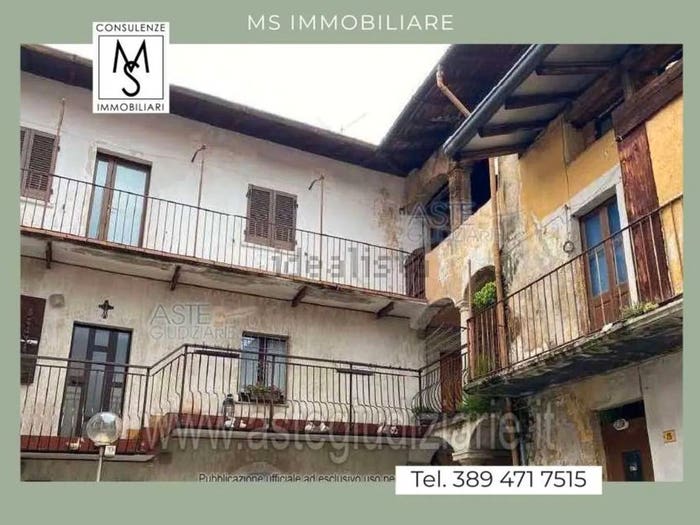 Appartamento con 5 locali in vendita in Via Italia, Besano