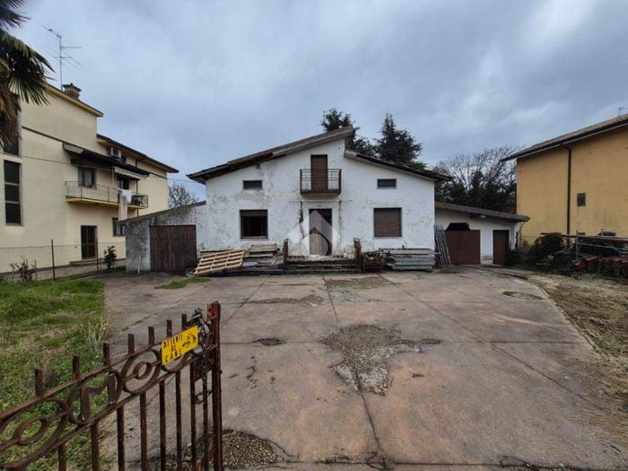 Casa trilocale in vendita in VIA CARDUCCI, Montello