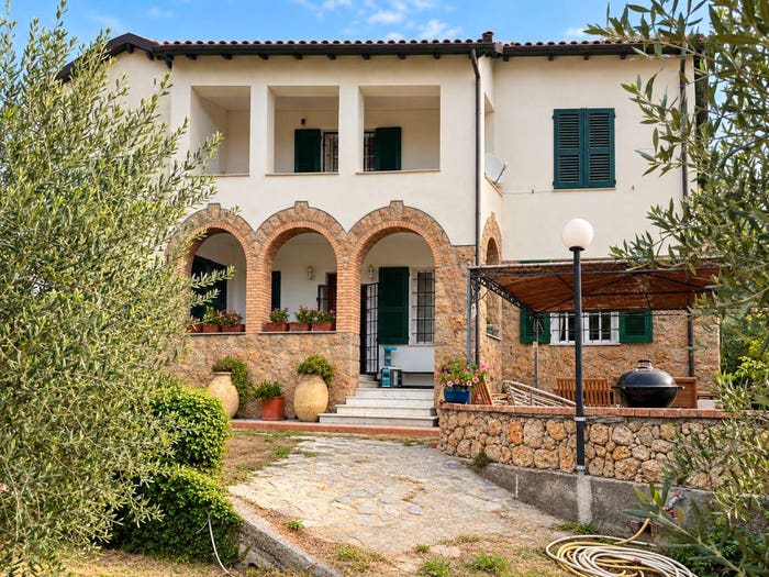 Casa con 6 locali in vendita in Via Raboa, Cisano, Cisano sul Neva