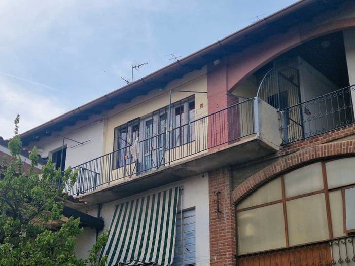 Appartamento trilocale in vendita in Via Scalabrini, Cermenate