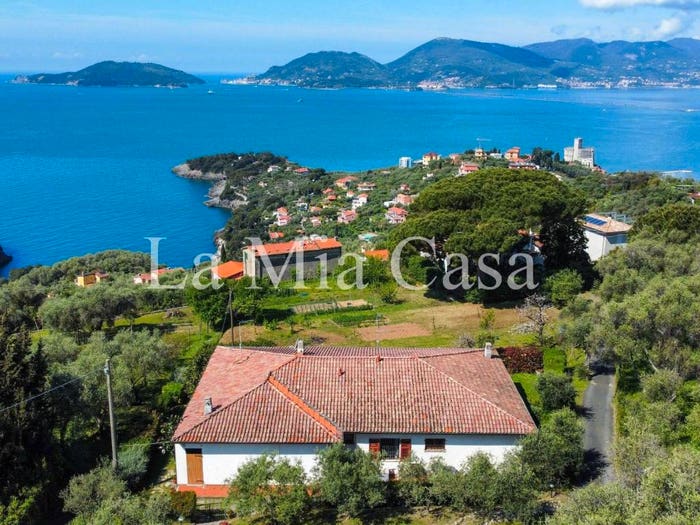Casa con 6 locali in vendita in Via Zanelli, La Serra Tellaro, Lerici