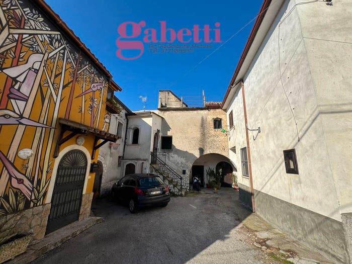 Casa trilocale in vendita in Via Porta Agricola, San Potito Sannitico