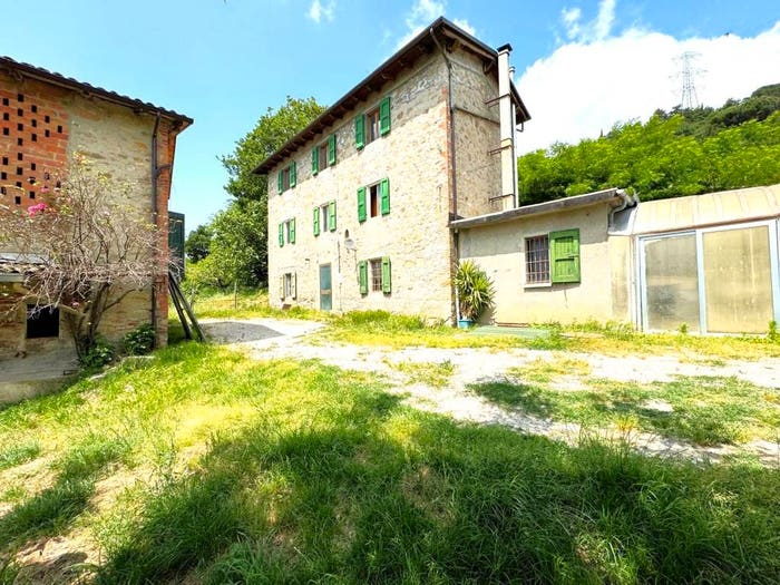 Casa con 6 locali in vendita in Via Ugo Foscolo, Quinzano, Loiano