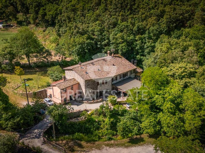 Casa con 6 locali in vendita in Via Salto del Cieco, Monterivoso, Ferentillo