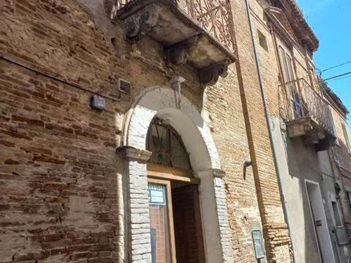 Casa con 6 locali in vendita in Via Vittorio Emanuele Iii, Centro, Monteodorisio