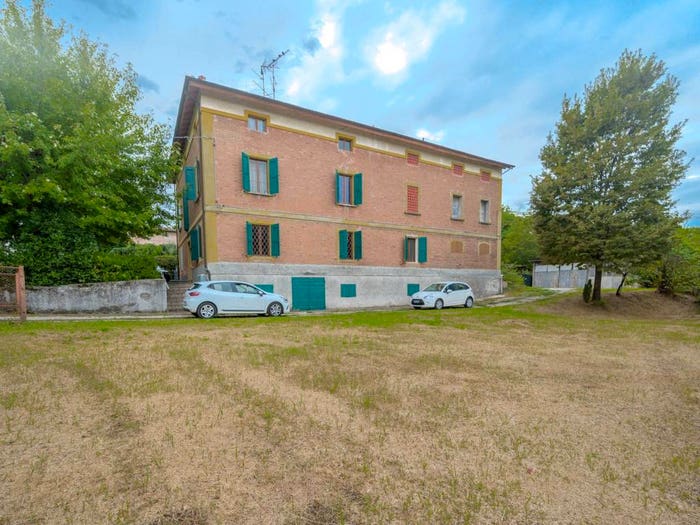 Casa con 5 locali in vendita in Via Liberazione, Centro, Casalgrande