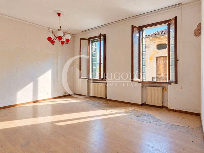 Appartamento quadrilocale in vendita in Vicolo Pescheria, Piazza del Grano Burchiellati, Treviso