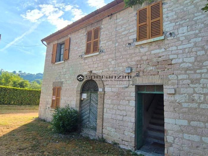 Casa trilocale in vendita in LocCartoceto SNC, Pergola
