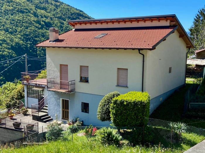 Casa quadrilocale in vendita in Via Europa, Vestreno, Valvarrone
