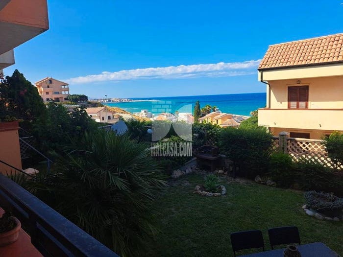 Casa con 5 locali in vendita in Via Sibaris, Lungomare Capocolonna, Crotone