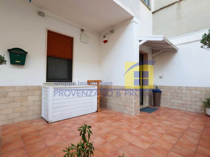 Appartamento quadrilocale in vendita in Via Imperatore Costantino, Commenda, Brindisi