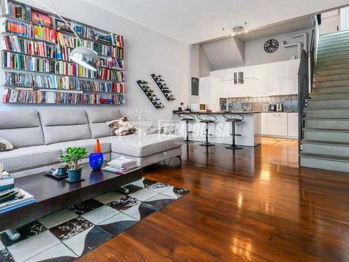 Appartamento trilocale in vendita in Via Giuseppe Candiani, Dergano, Milano