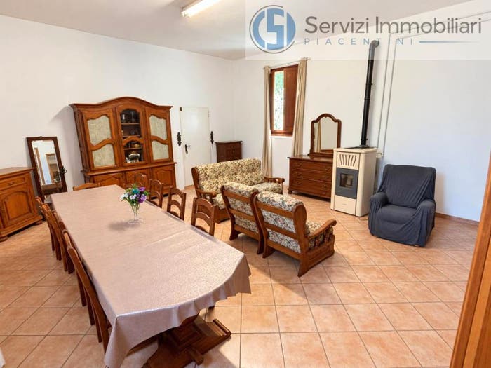 Casa quadrilocale in vendita in Castell'Arquato