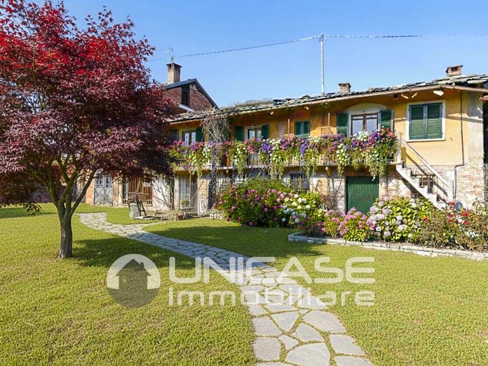 Casa con 6 locali in vendita in Via Pilone Rio, Bagnolo Piemonte