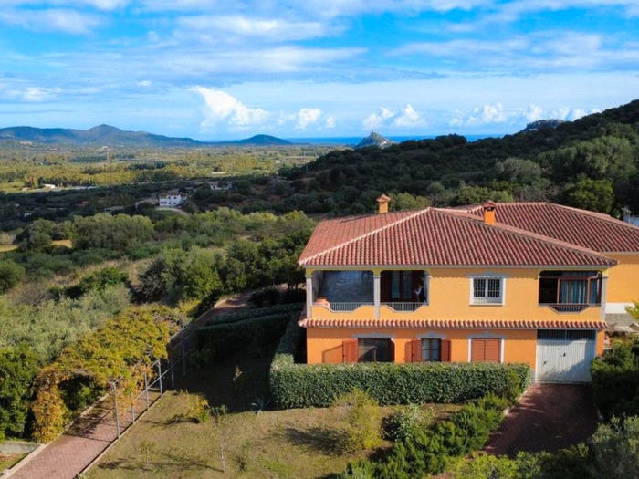 Casa con 6 locali in vendita in Località Sas Vides, Centro, Torpè
