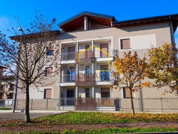 Appartamento trilocale in vendita in Via Guglielmo Marconi, Casorate Primo