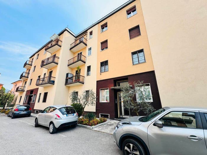 Appartamento quadrilocale in vendita in Via Antonio Schivardi, Ospedale Civile, Brescia