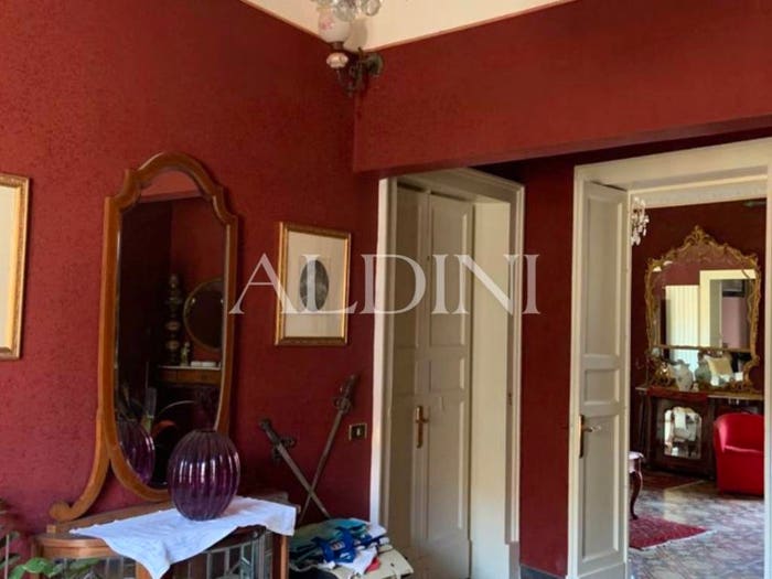 Appartamento con 6 locali in vendita in Piazza Manganelli, Centro Storico, Catania