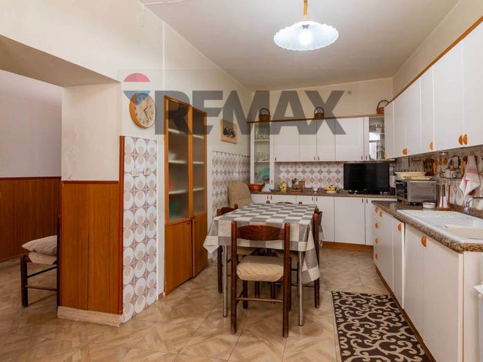 Casa quadrilocale in vendita in Via Santa Lucia, Centro, Caltagirone
