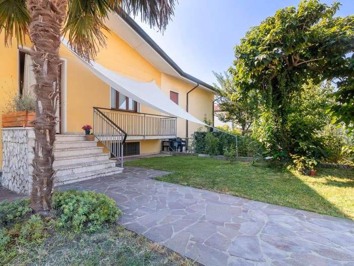 Casa con 6 locali in vendita in Via dello Sport, Centro, Carmignano di Brenta