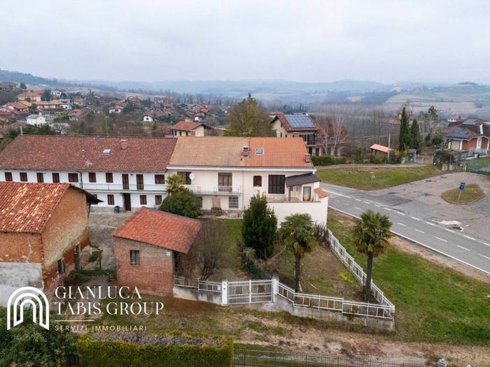 Casa con 6 locali in vendita in Tetti Basilica, Marentino