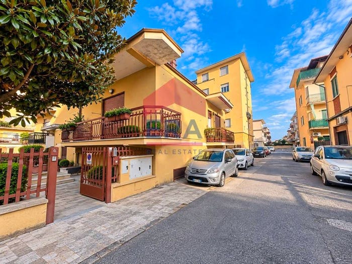 Appartamento trilocale in vendita in via Antonio Fogazzaro, Semicentro, Aprilia