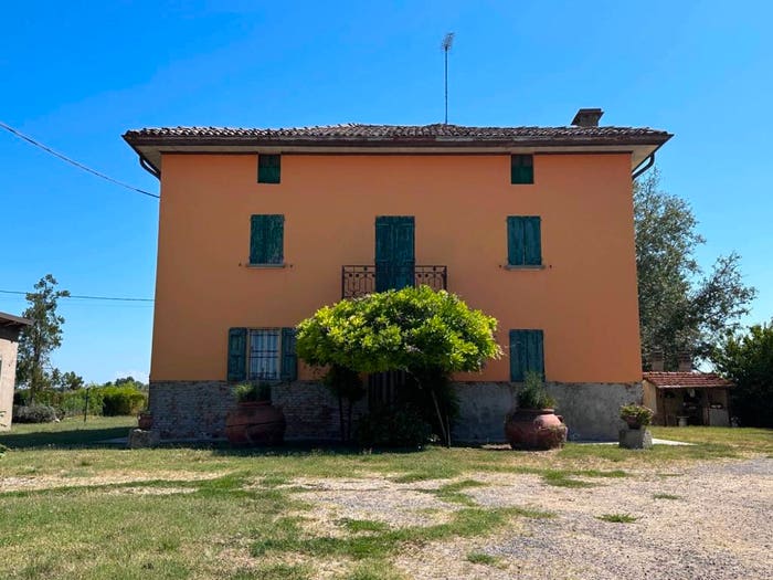 Casa con 6 locali in vendita in Stradello Buriane, Frazioni di Molinella, Molinella
