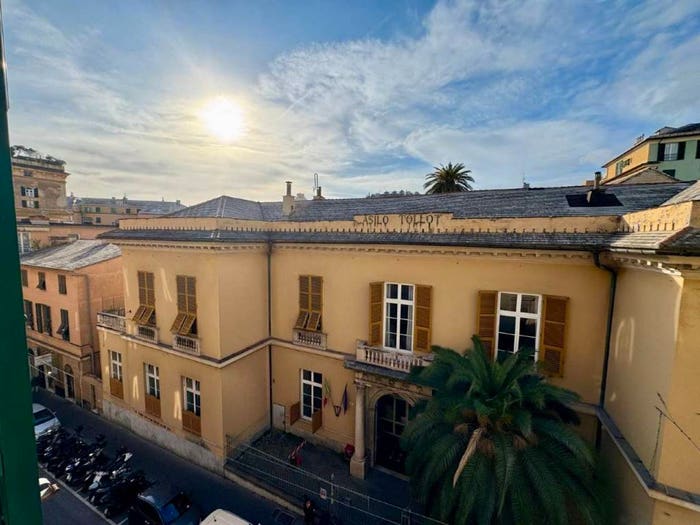 Appartamento con 6 locali in vendita in via Vincenzo Ricci, San Vincenzo, Genova