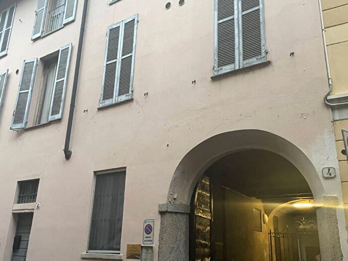 Appartamento bilocale in vendita in Via Magenta, Centro Storico, Lodi