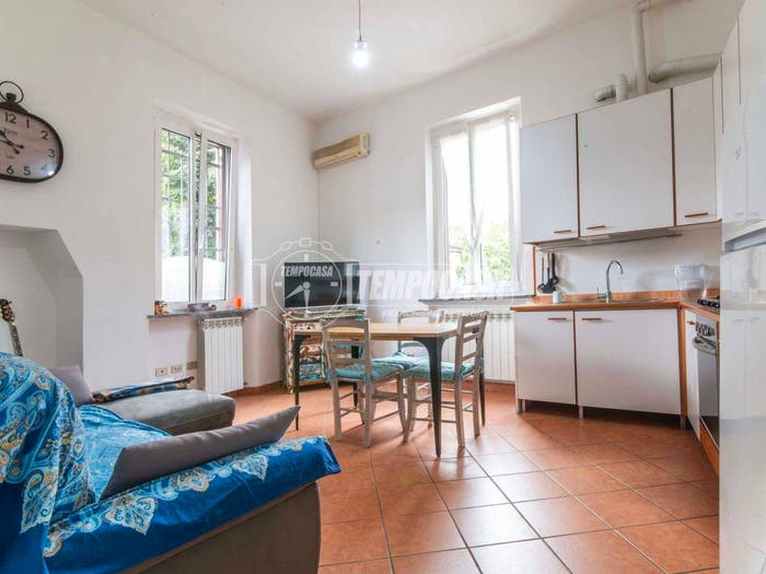 Appartamento bilocale in vendita in Via Alessandro Manzoni, Centro, Turate