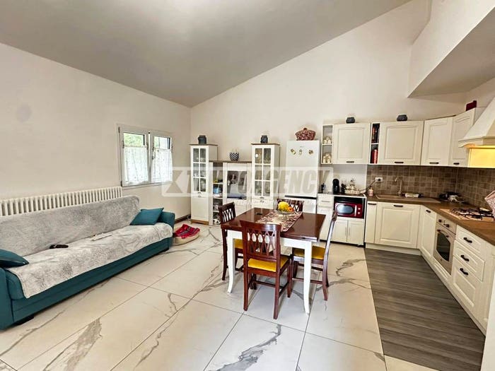 Casa trilocale in vendita in Via Giosuè Carducci, Centro, Serramazzoni