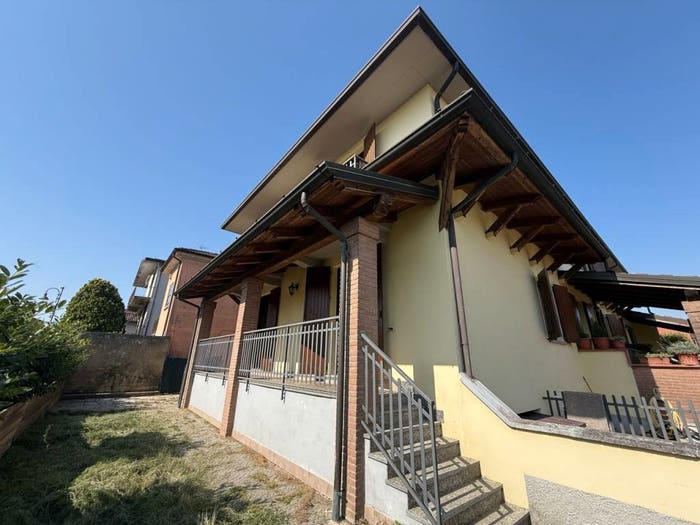 Casa quadrilocale in vendita in Via Roma, Centro, Cella Dati