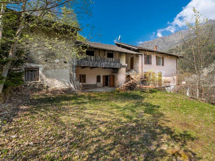 Casa in vendita in Borgata Grange Snc, Prazzo