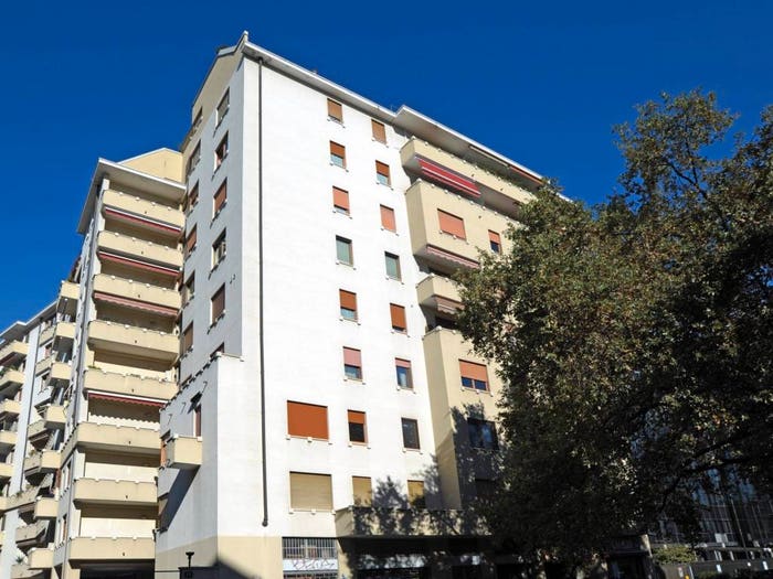 Appartamento con 6 locali in vendita in Via Andrea Costa, Pasteur, Milano