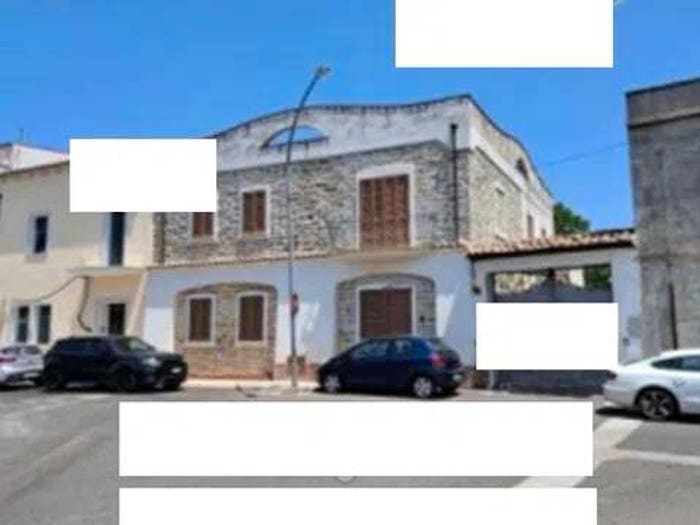 Casa con 5 locali in vendita in Corso Repubblica No Number, Centro, Orune