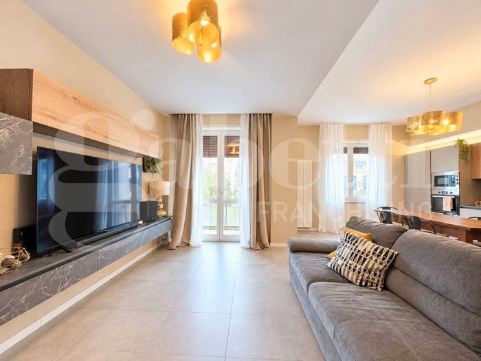 Appartamento quadrilocale in vendita in Via Cadore B, Centro, Cremona