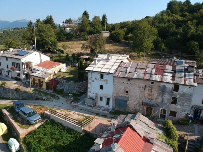 Casa quadrilocale in vendita in Contrada Genderli, Erbezzo