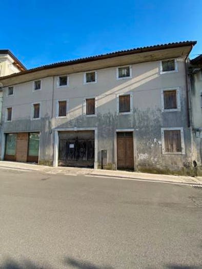Casa in vendita in Via Roma, Aviano Castello, Aviano