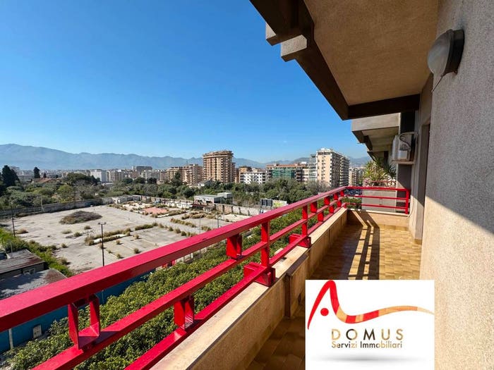 Appartamento quadrilocale in vendita in Via dell'Autonomia Siciliana, Montepellegrino, Palermo