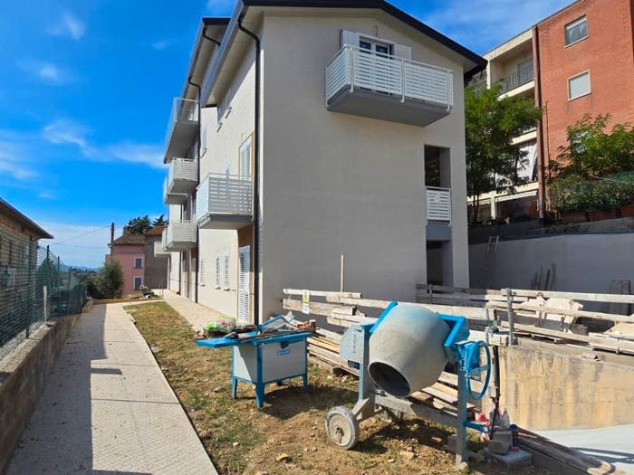 Appartamento quadrilocale in vendita in Via dei Lavatoi, Castel del Piano Pila, Perugia