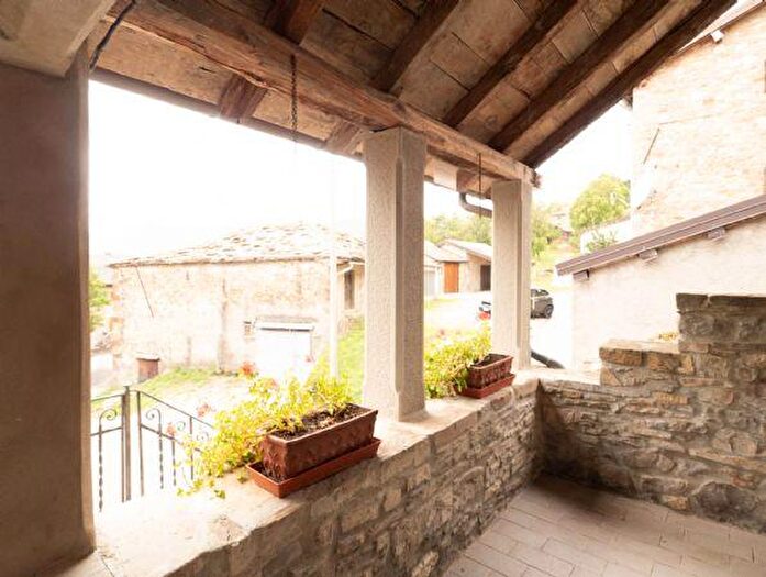 Casa con 6 locali in vendita in Frassinoro