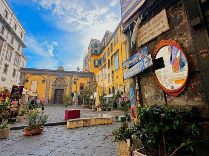 Appartamento trilocale in vendita in Via Banchi Nuovi, Centro Storico, Napoli