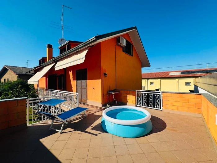 Casa con 5 locali in vendita in Via Santorre Santarosa, San Lorenzo, Parabiago