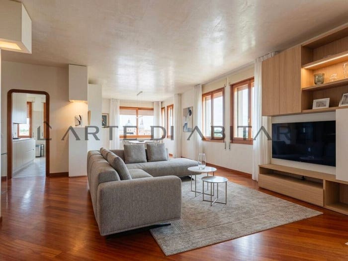 Appartamento con 5 locali in vendita in Piazzetta Giuseppe Bussolin, Savonarola Ponte Molino, Padova