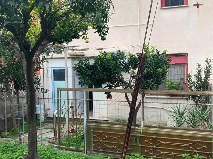 Casa bilocale in vendita in Via della Speranza SNC, Roghudi
